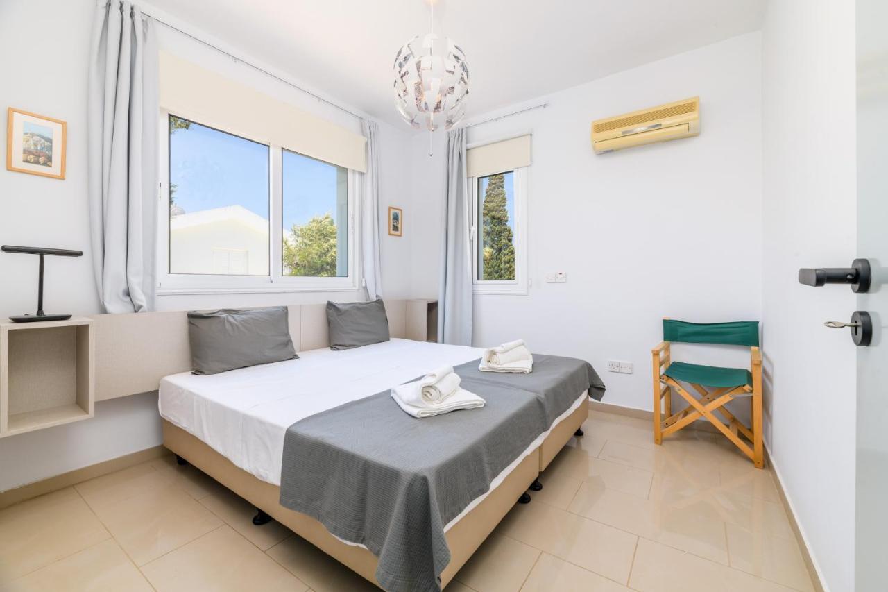 Villa Lela Serena By Ezoria Villas Protaras Exterior photo